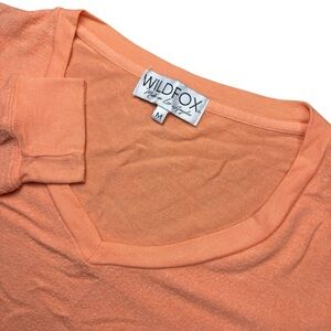 WildFox Women’s M Apricot Orange V Neck Sweater Soft Pullover‎ Top